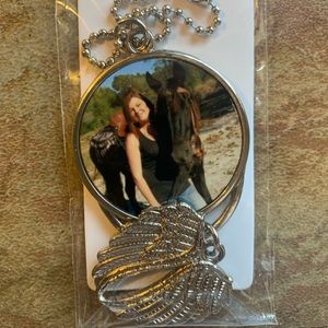 Memorial/photo keychain with angel wings